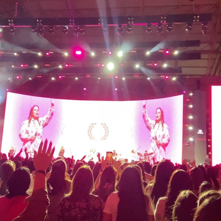 Instagram post from dra.paulacastro. This post is in position 6.