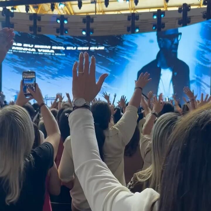 Instagram post from dra.paulacastro. This post is in position 7.