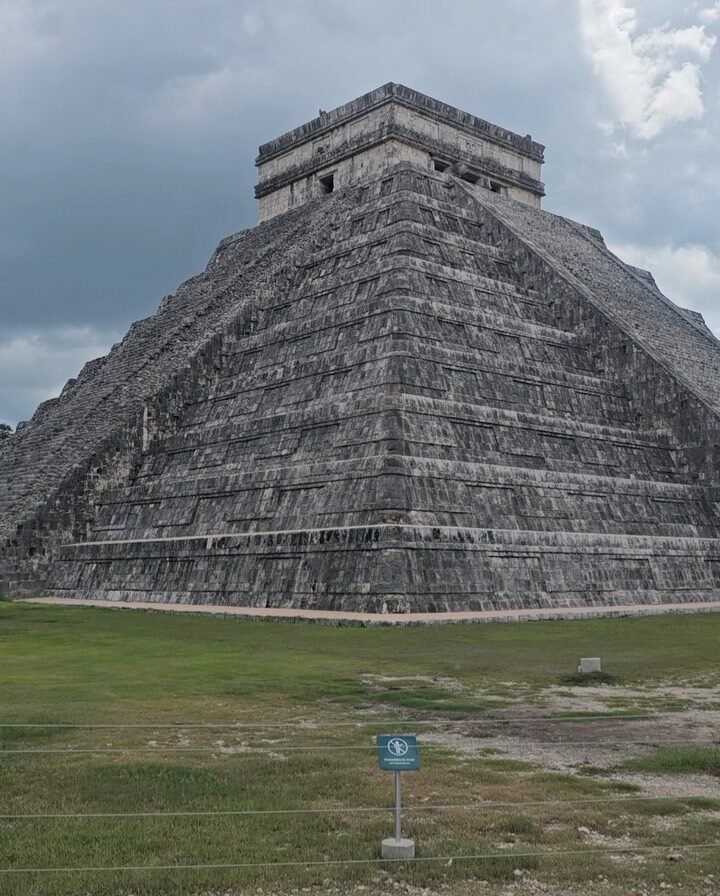 Instagram post from dra.paulacastro. This post is in position 2.